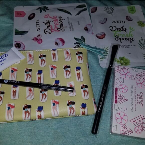 Ipsy randomized bundle - Picture 4 of 15